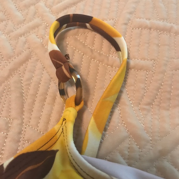 Ladies 2 piece bathing suit, never worn! - Picture 3 of 4